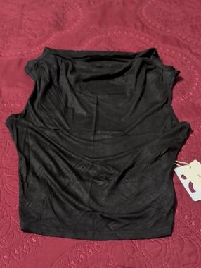 Commense Black Sleeveless Tank Top
